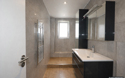 Ki-Visualisierung – Bad Mit Dusche Und Fenster