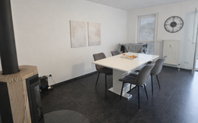 Ki-Optimiert – Wohnzimmer / Essbereich