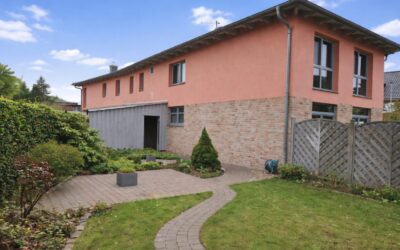 Garten Und Hausansicht