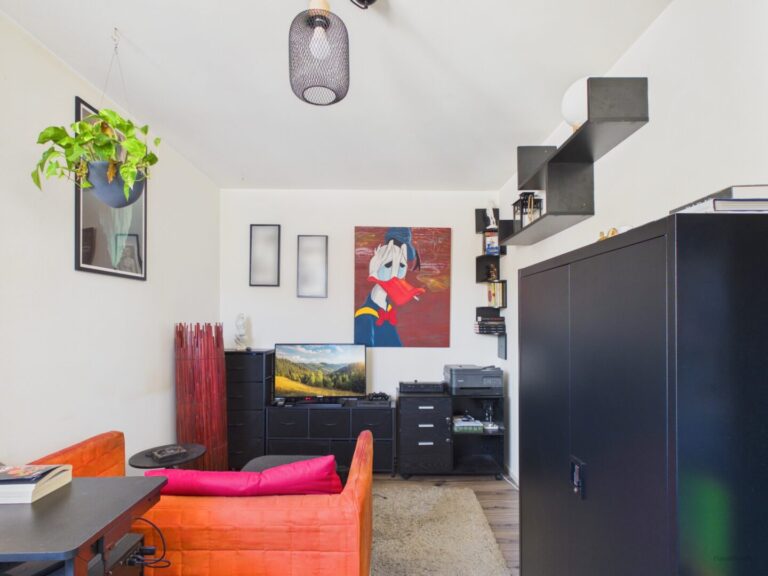 Büro/Schlafzimmer