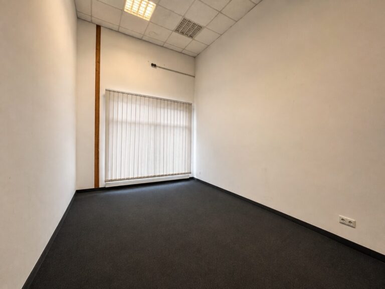 Gewerbehalle Büro