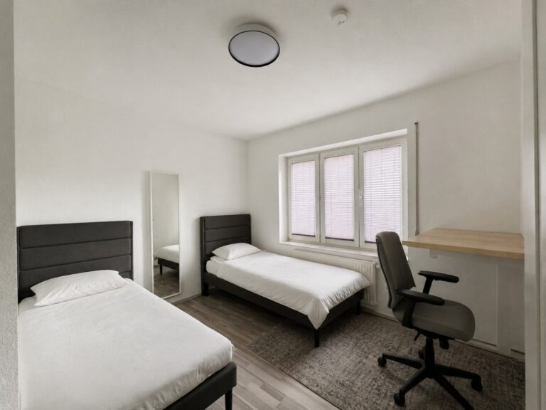 Kinder-/Arbeitszimmer