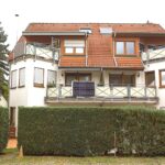 Vorderseite Und Balkon
