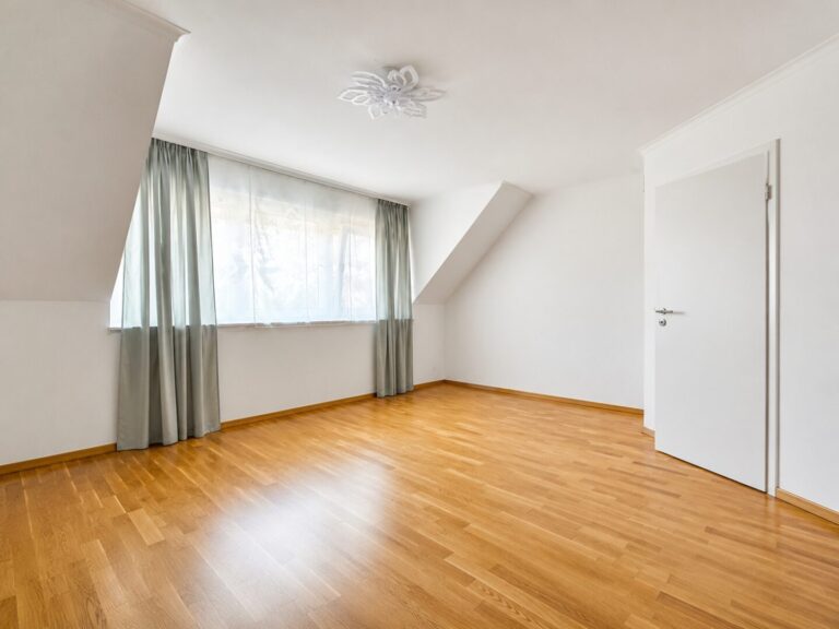 Schlafzimmer DG