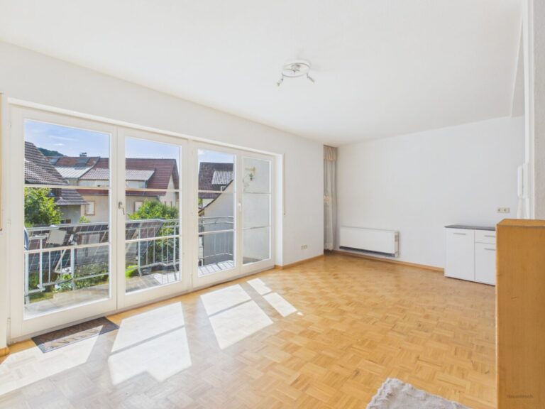 Offene Küche mit Balkon