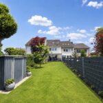 Ansicht Mit Garten