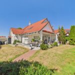 Garten Und Hausansicht