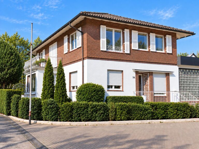 Wohnhaus Straßenansicht 1