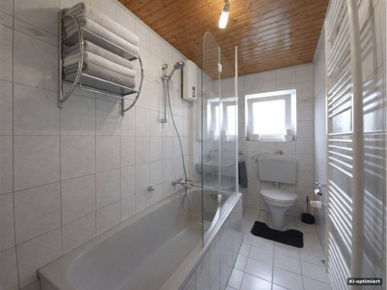 KI-optimiert – Badezimmer Einliegerwohnung