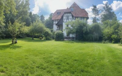 Grundstück Mit Blick Auf Die Nachbarschaftsbebauung