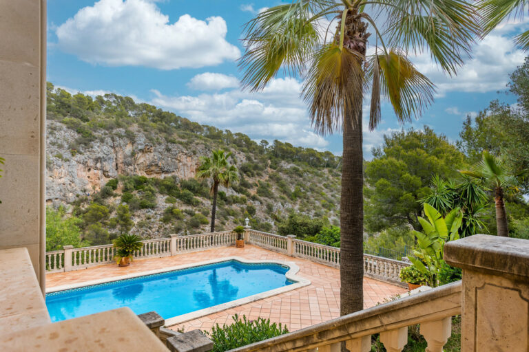 Villa-tranquilidad-casa-diferente-Bendinat-Mallorca-piscina-caracter-155