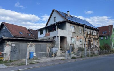 Ansicht Seitlich Mit Balkon Und Garage