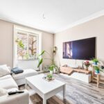 Attraktiver Preis! Sanierte 3,5-Zimmer-Wohnung Mit Loggia – Saniert, Zentral &Amp; Voller Charme 1 Wohnzimmer