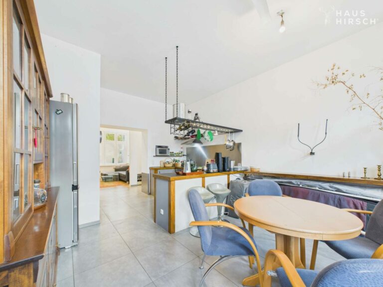 Blick zur Küche / Wohnzimmer