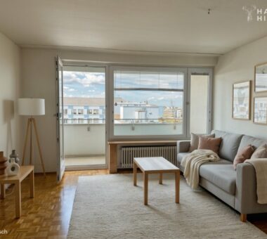 3,5-Zimmer-Wohnung Mit Alpenblick, Aufzug &Amp; Loggia Über Den Dächern Münchens In Neuhausen 3 Wohnzimmer Eingerichtet