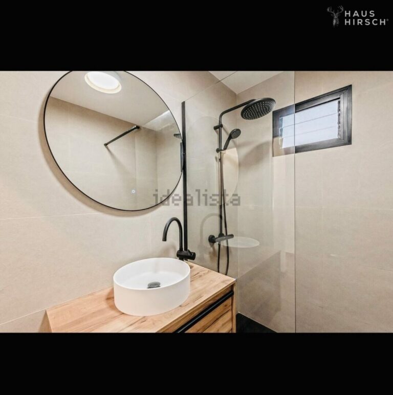 51ca3b72-f3fc-4b93-b3ff-dabcaecadc49