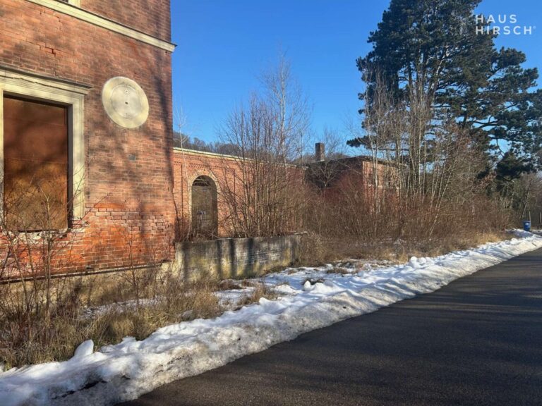 Blick zum rechten Seitentrakt