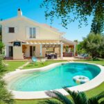 Haus Mit Pool