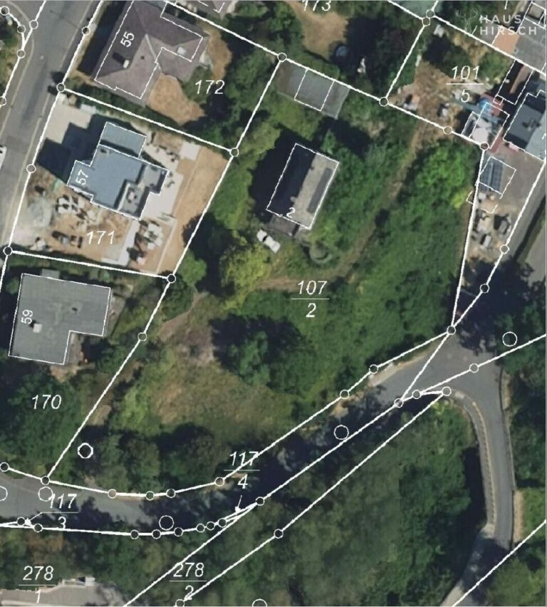 Großes, vielseitiges Baugrundstück