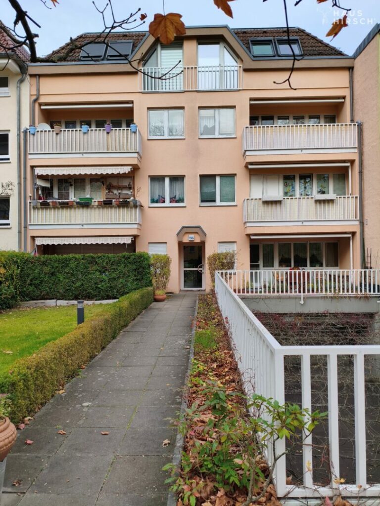 Blick auf den Hauseingang