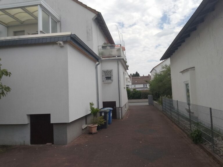 Einfahrt _ Hof
