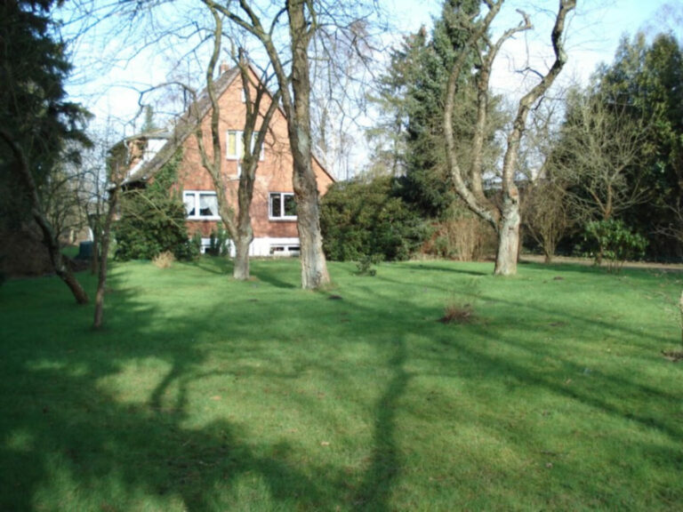 Garten mit Haupthaus