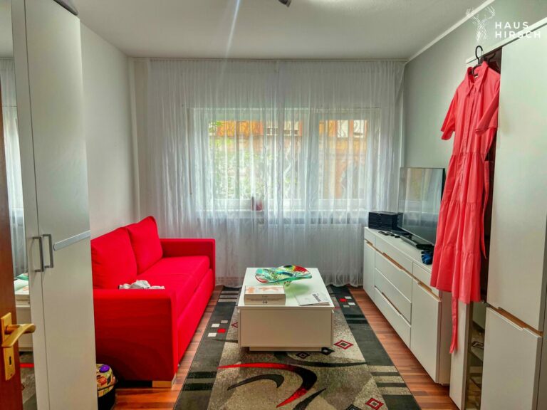 Schlafzimmer 1
