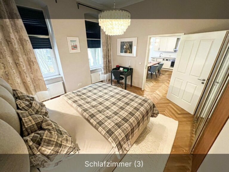 Schlafzimmer mit Blick in die Küche