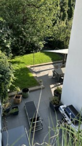 Blick in den Garten 2. Terrasse