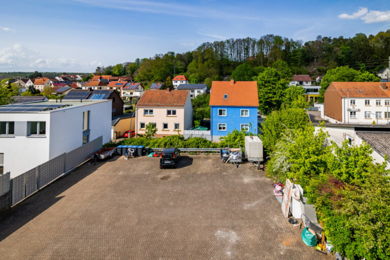 Parkplatz/Baugrundstück