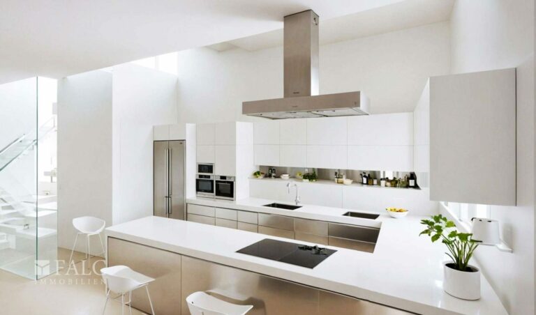 Kitchen staging