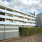 Eingangsseite Und Balkon