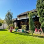 Haus Und Garten Mit Obstbäumen - (Ki Generiert)