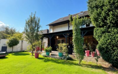 Objekte 8 Haus Und Garten Mit Obstbäumen - (Ki Generiert)