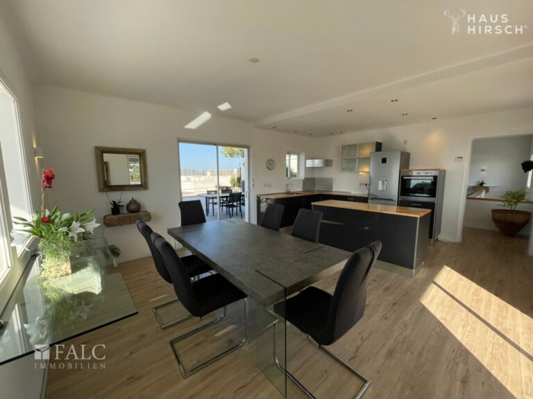 Küche und Essbereich