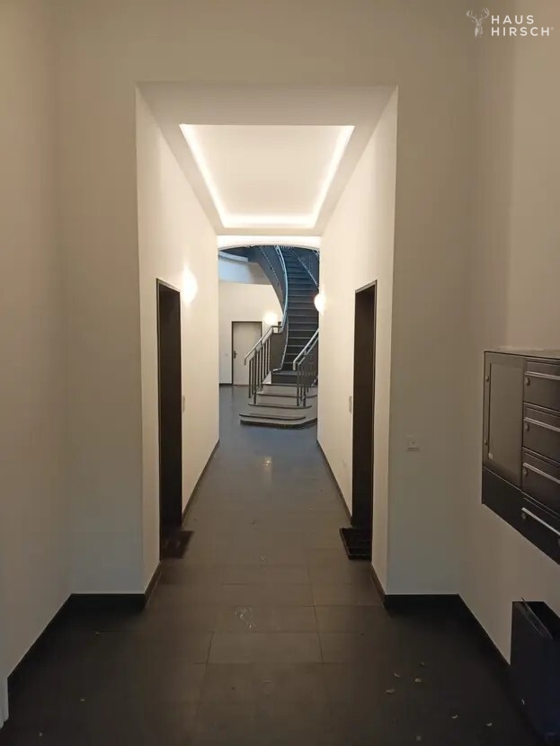 Blick vom Hauseingang in den Flur