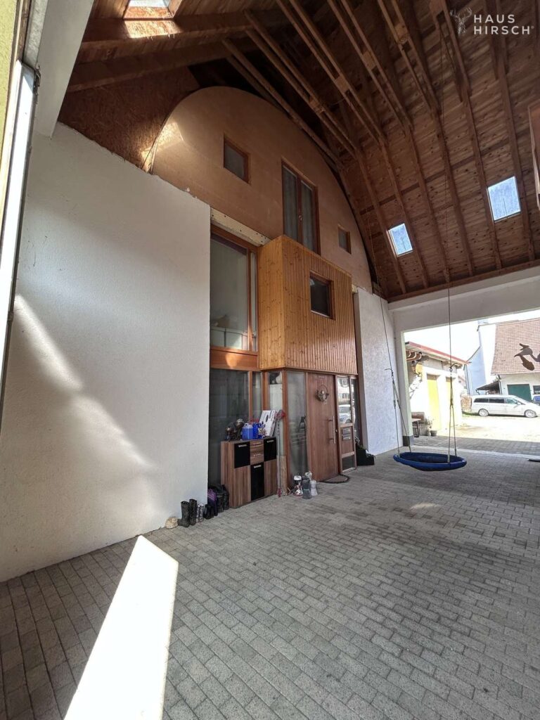 Durchfahrt, Wohnungseingang re