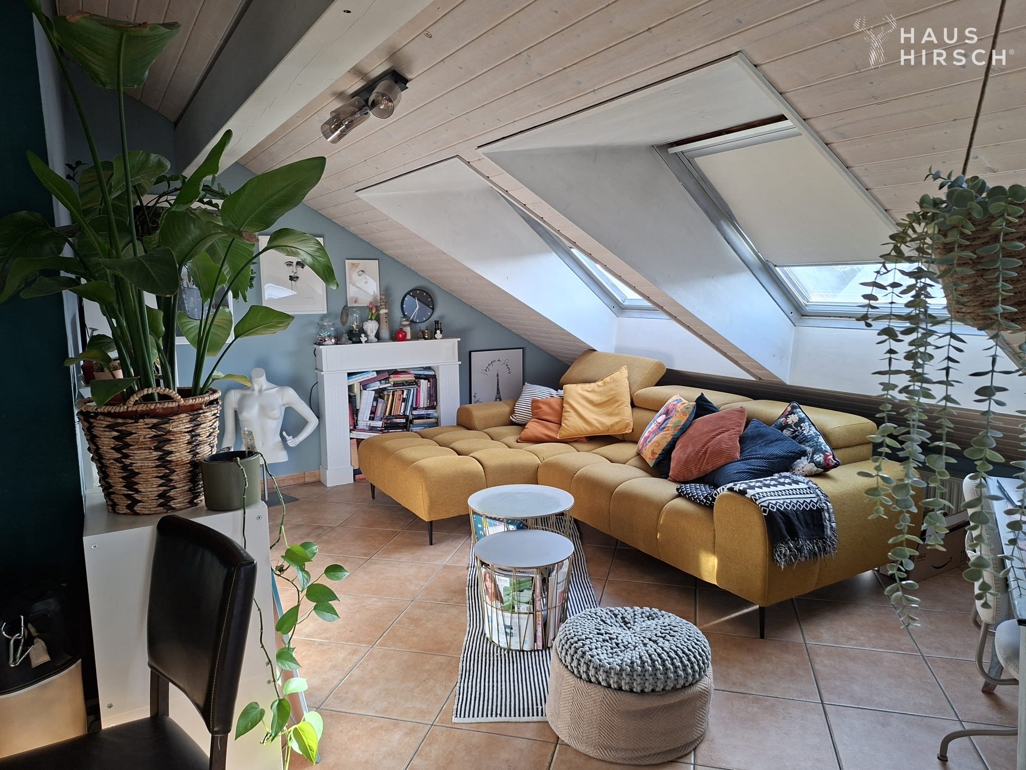Wohnbereich mit viel Tageslicht