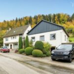 Gebäudeansicht Straße