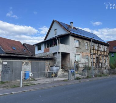 Ansicht Seitlich Mit Balkon Und Garage