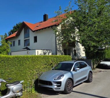 Stilvolle 2-Zimmer-Dachgeschosswohnung Mit Terrasse &Amp; Balkon In Ruhiger Lage Von München-Moosach 7 Außenansicht