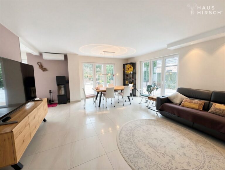 Großzügiger Wohn- und Essbereich