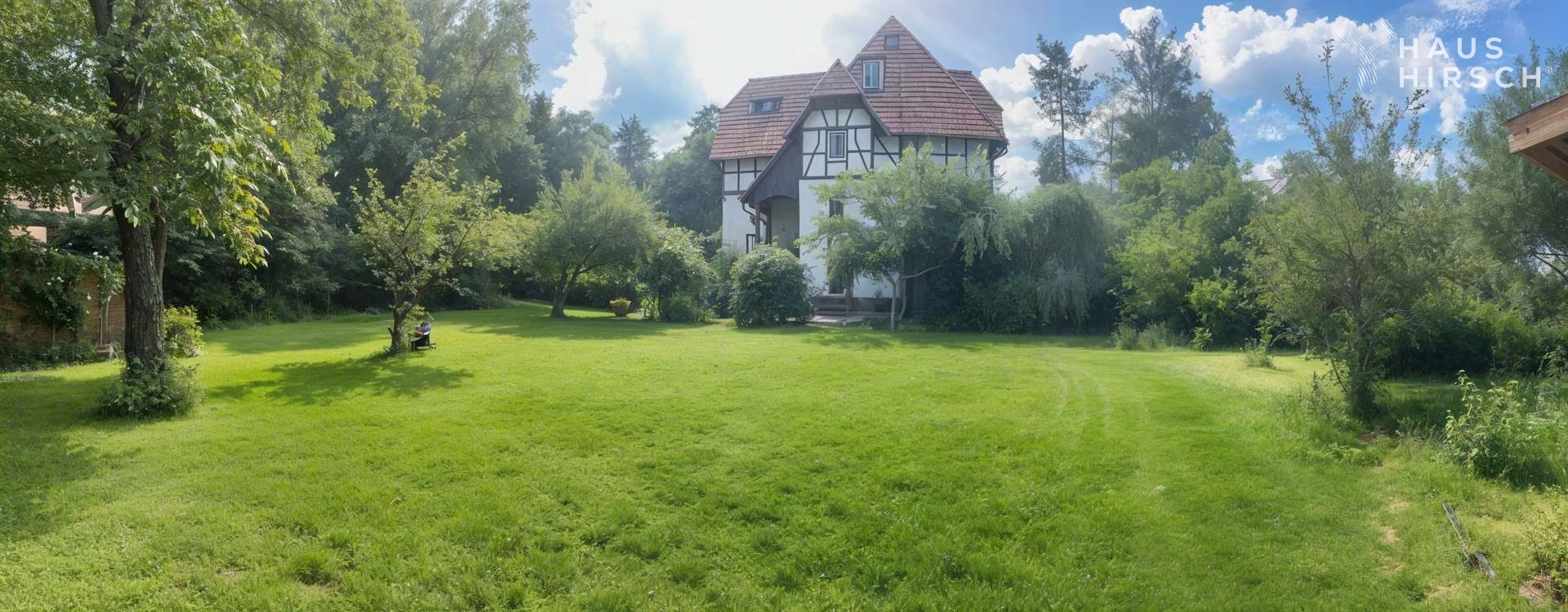 Grundstück mit Blick auf die Nachbarschaftsbebauung