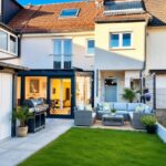 Hausansicht Und Garten