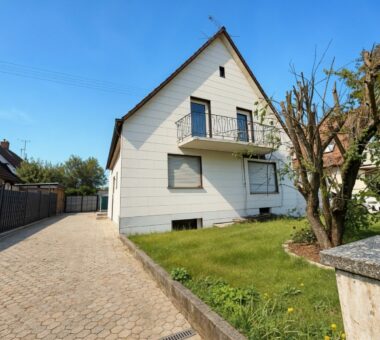 Ein-/Zweifamilienhaus Mit Sonnigem Garten, Zwei Wohneinheiten &Amp; Ausbaupotenzial 1 Westseite