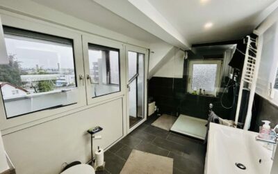 Objekte 2 Badezimmer Mit Balkon