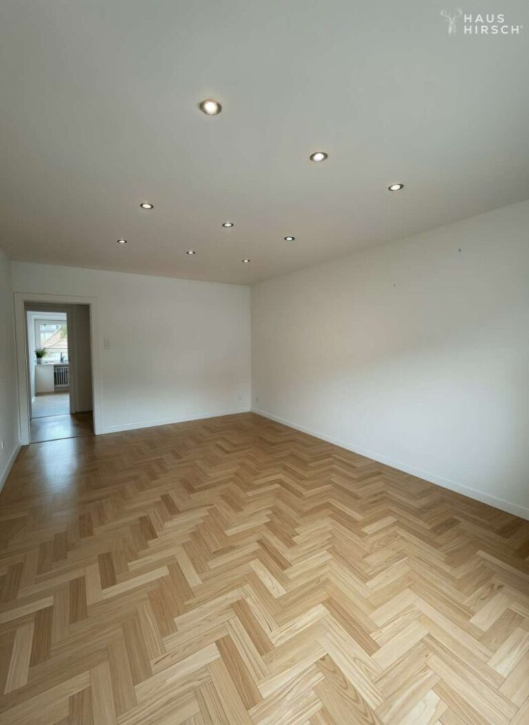 Wohnzimmer renoviert (KI)