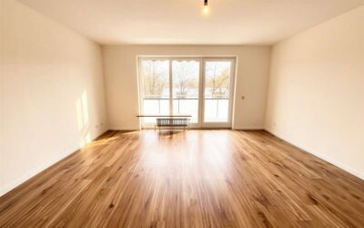 Helles Wohnzimmer Mit Balkon