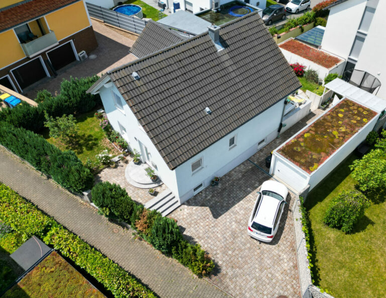 Draufsicht Garagenzufahrt