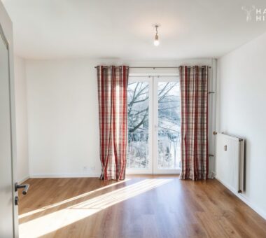 Heller Wohn- Und Schlafraum